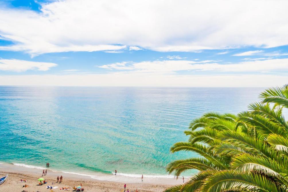 Вилла Casa Playa Torrecilla Нерха Экстерьер фото